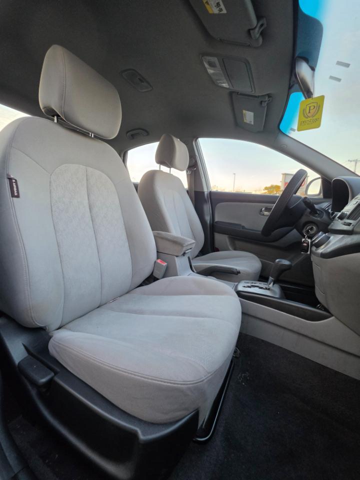 Hyundai Elantra 4dr Sdn Auto GLS PZEV 2010