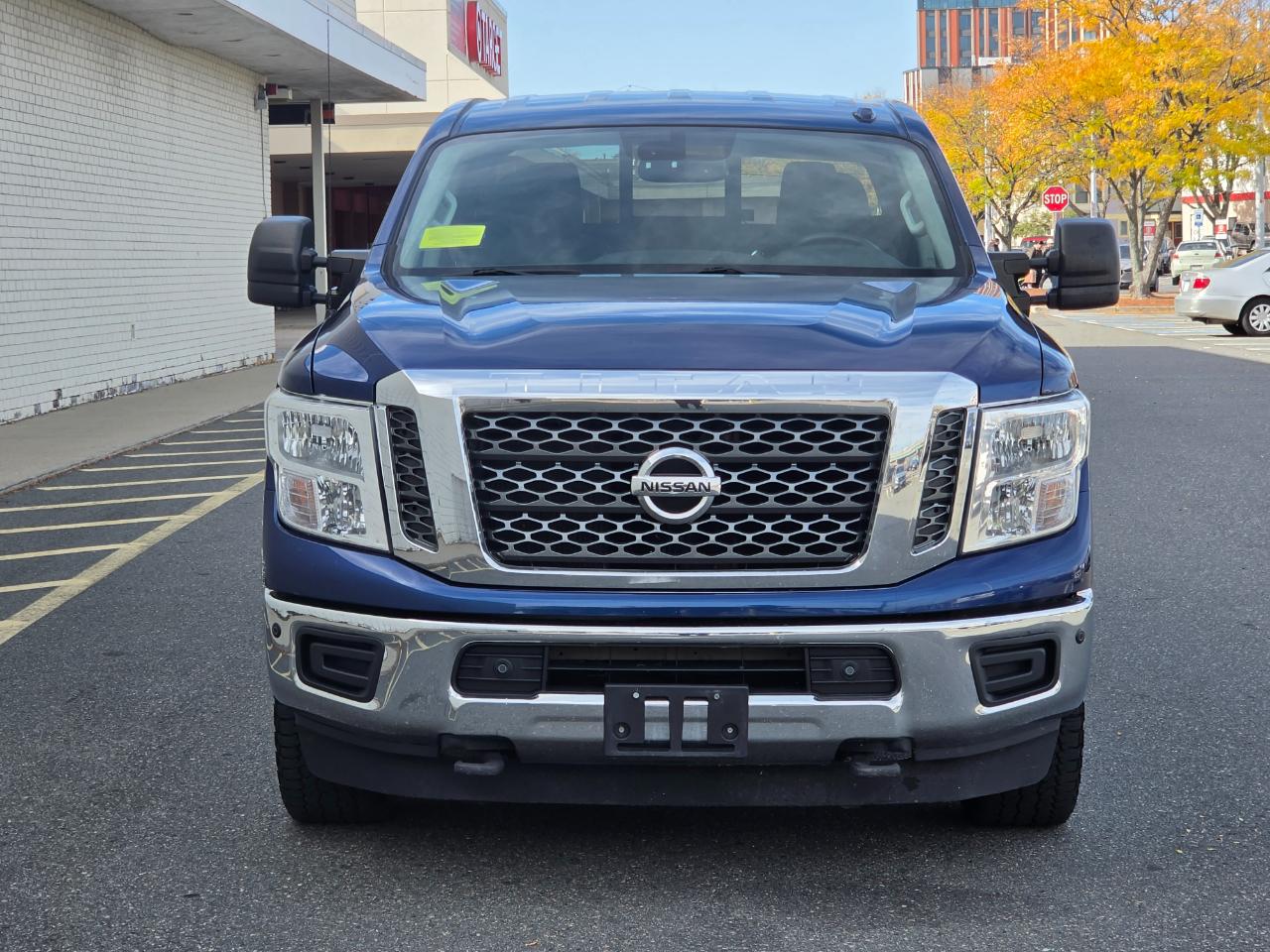 Nissan Titan XD 4x4 Gas Crew Cab SV 2018
