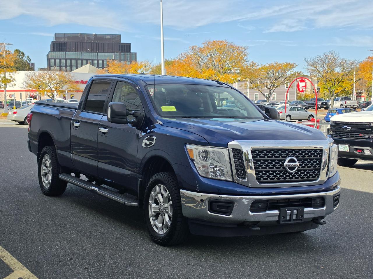 Nissan Titan XD 4x4 Gas Crew Cab SV 2018
