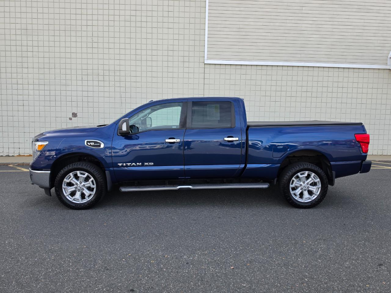 Nissan Titan XD 4x4 Gas Crew Cab SV 2018