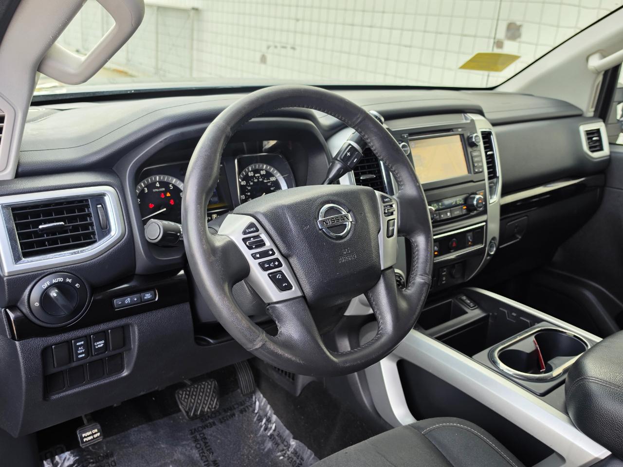 Nissan Titan XD 4x4 Gas Crew Cab SV 2018