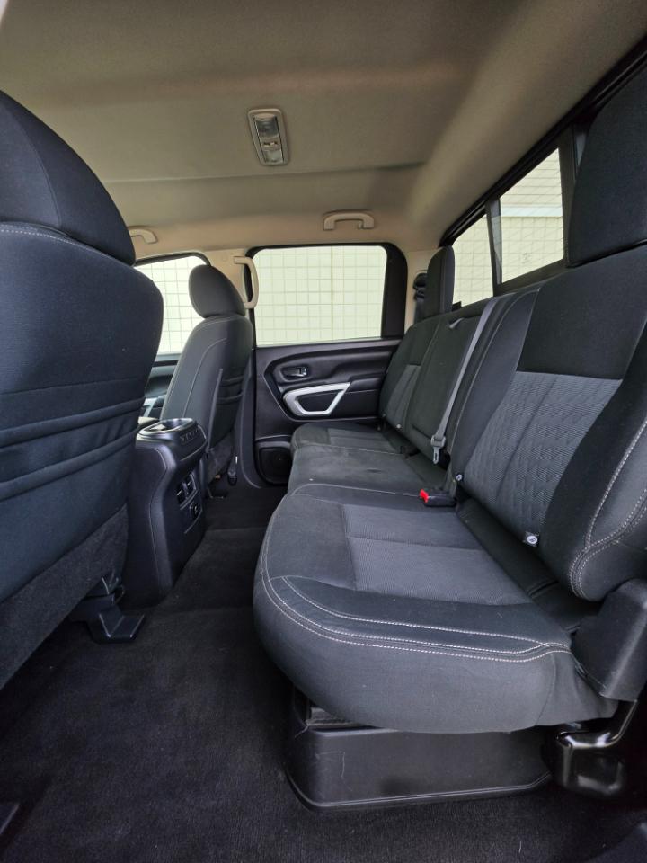 Nissan Titan XD 4x4 Gas Crew Cab SV 2018