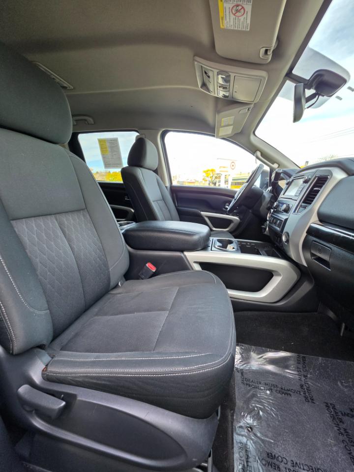 Nissan Titan XD 4x4 Gas Crew Cab SV 2018