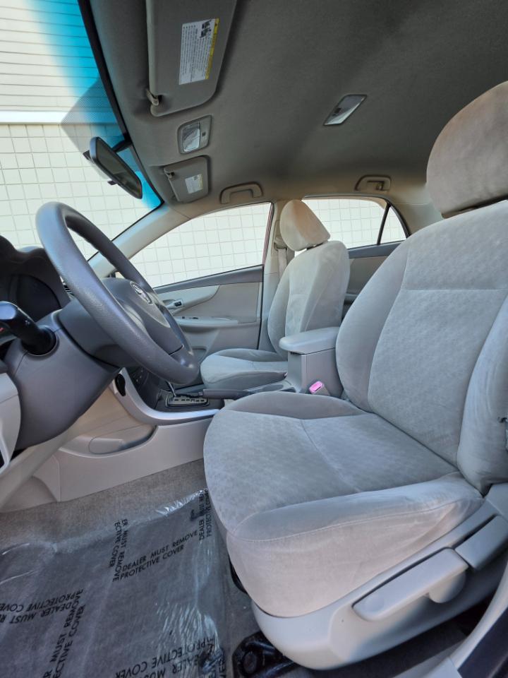 Toyota Corolla 4dr Sdn Man (Natl) 2009