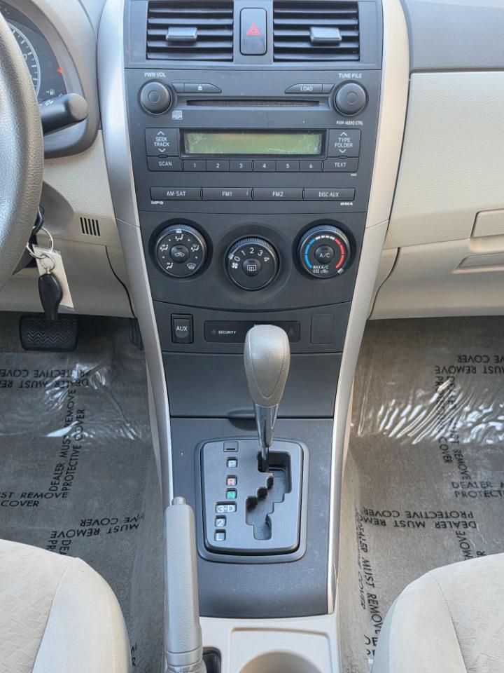 Toyota Corolla 4dr Sdn Man (Natl) 2009