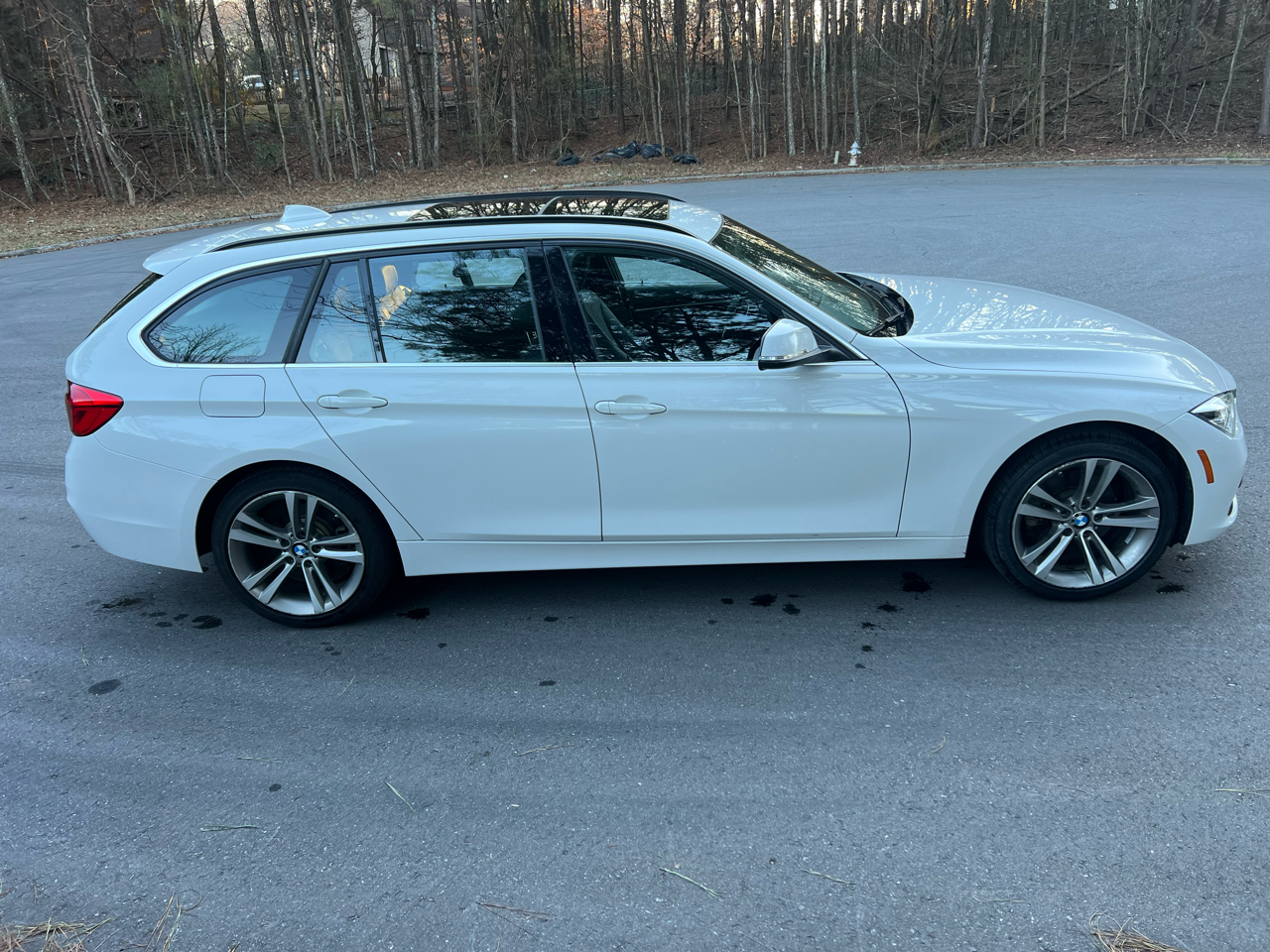 BMW 3-Series Sport Wagon 330i xDrive SULEV 2017