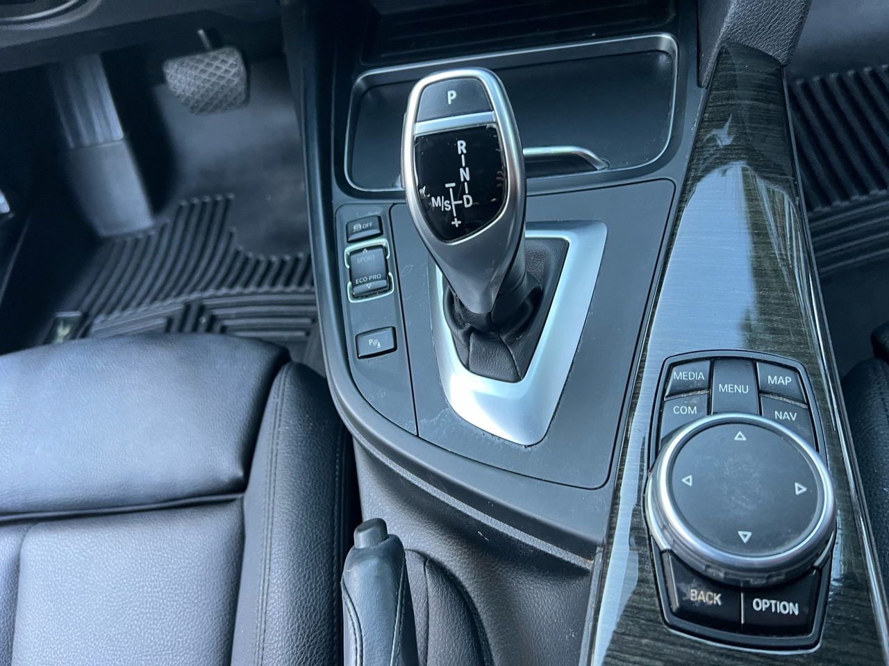 BMW 3-Series Sport Wagon 330i xDrive SULEV 2017