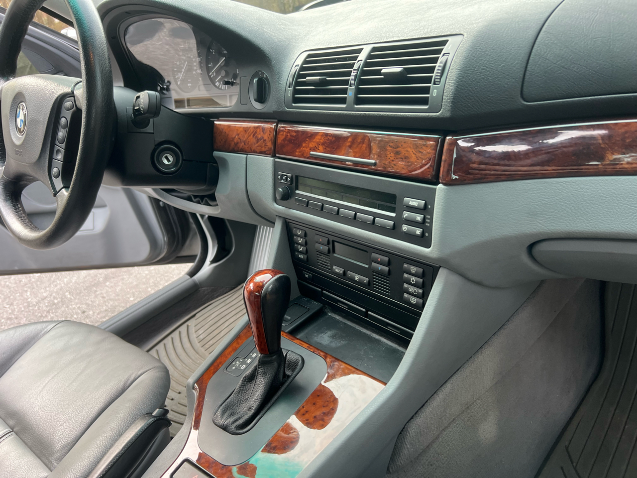 BMW 5-Series 530i 2003