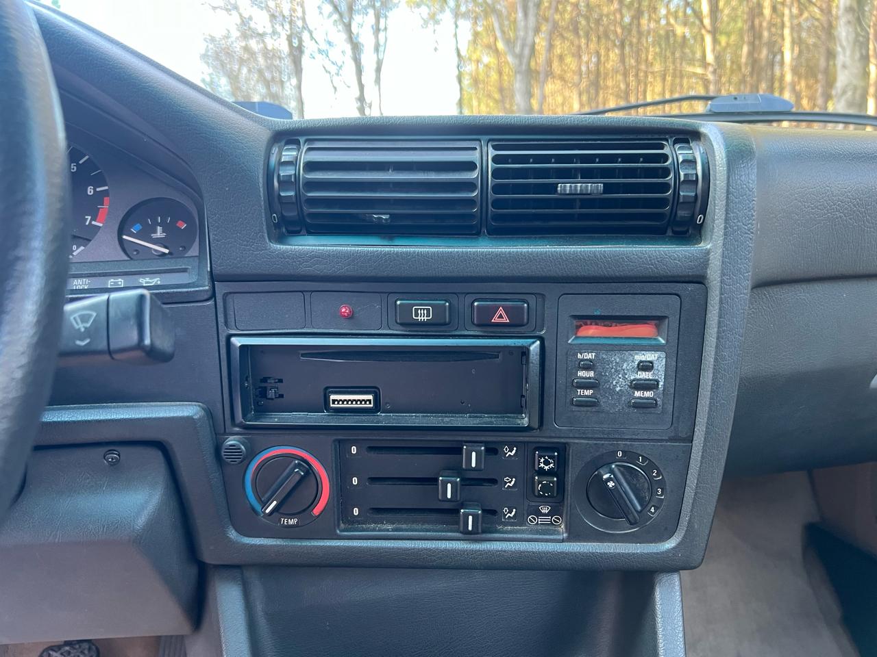 BMW 3-Series 318iC 1992