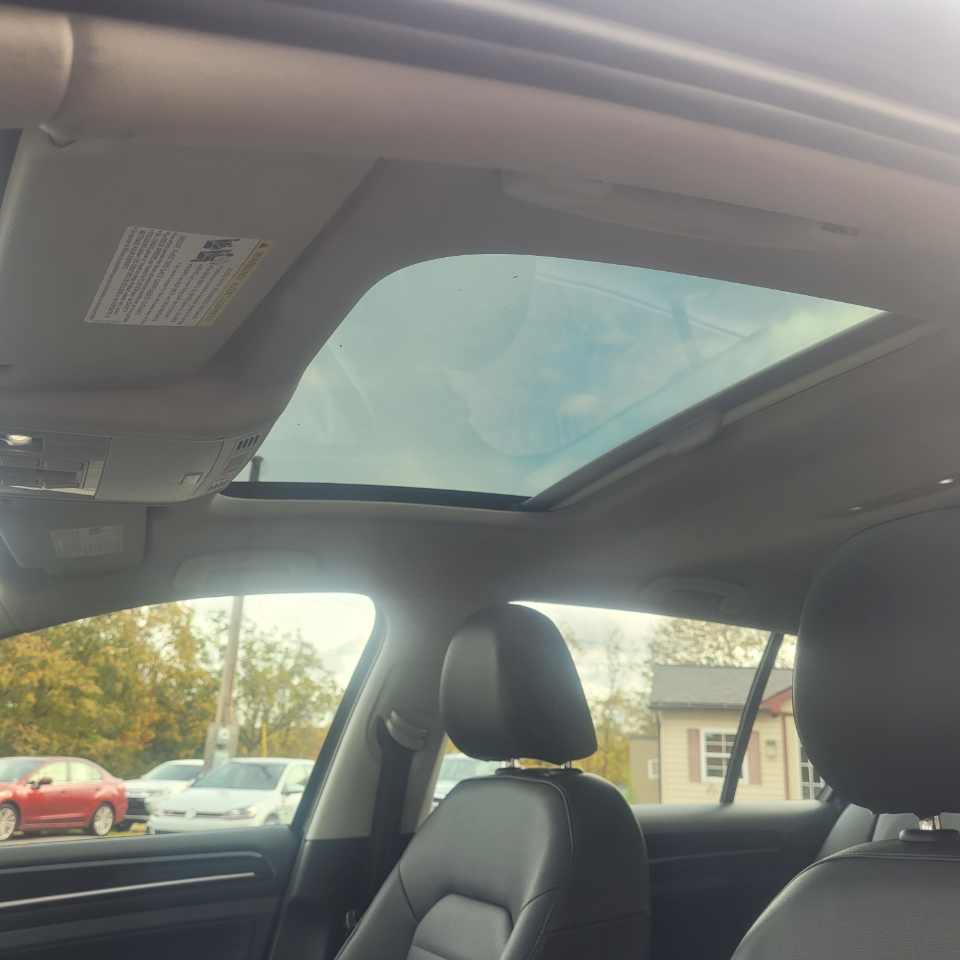 Volkswagen Golf 4dr HB Auto TSI SEL 2015