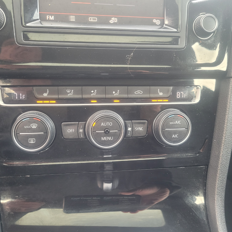 Volkswagen Golf 4dr HB Auto TSI SEL 2015