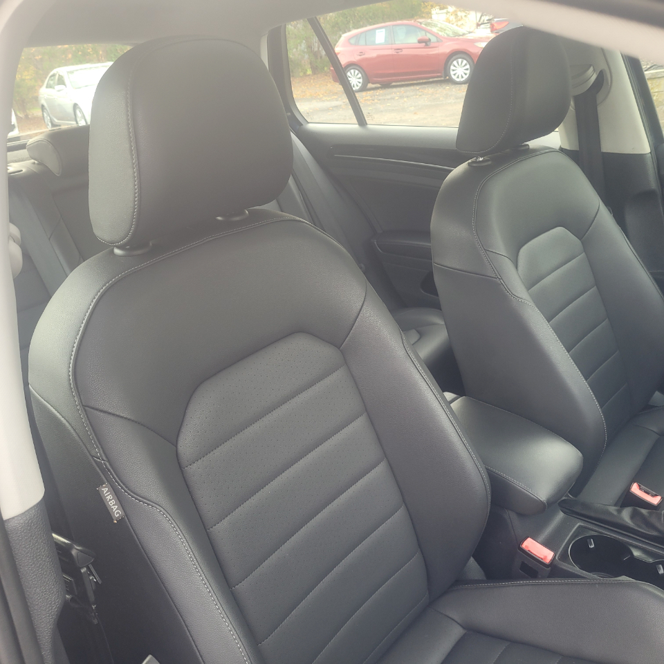 Volkswagen Golf 4dr HB Auto TSI SEL 2015