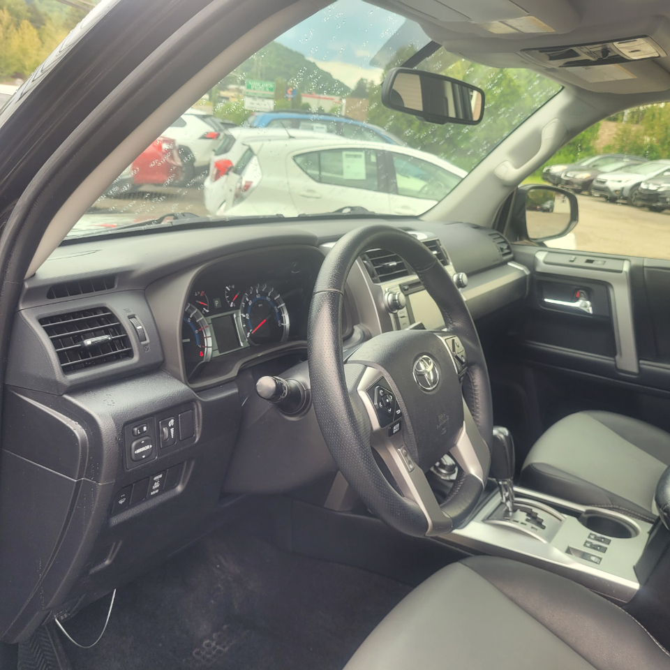 Toyota 4Runner SR5 Premium V6 4D SUV 4WD 2017