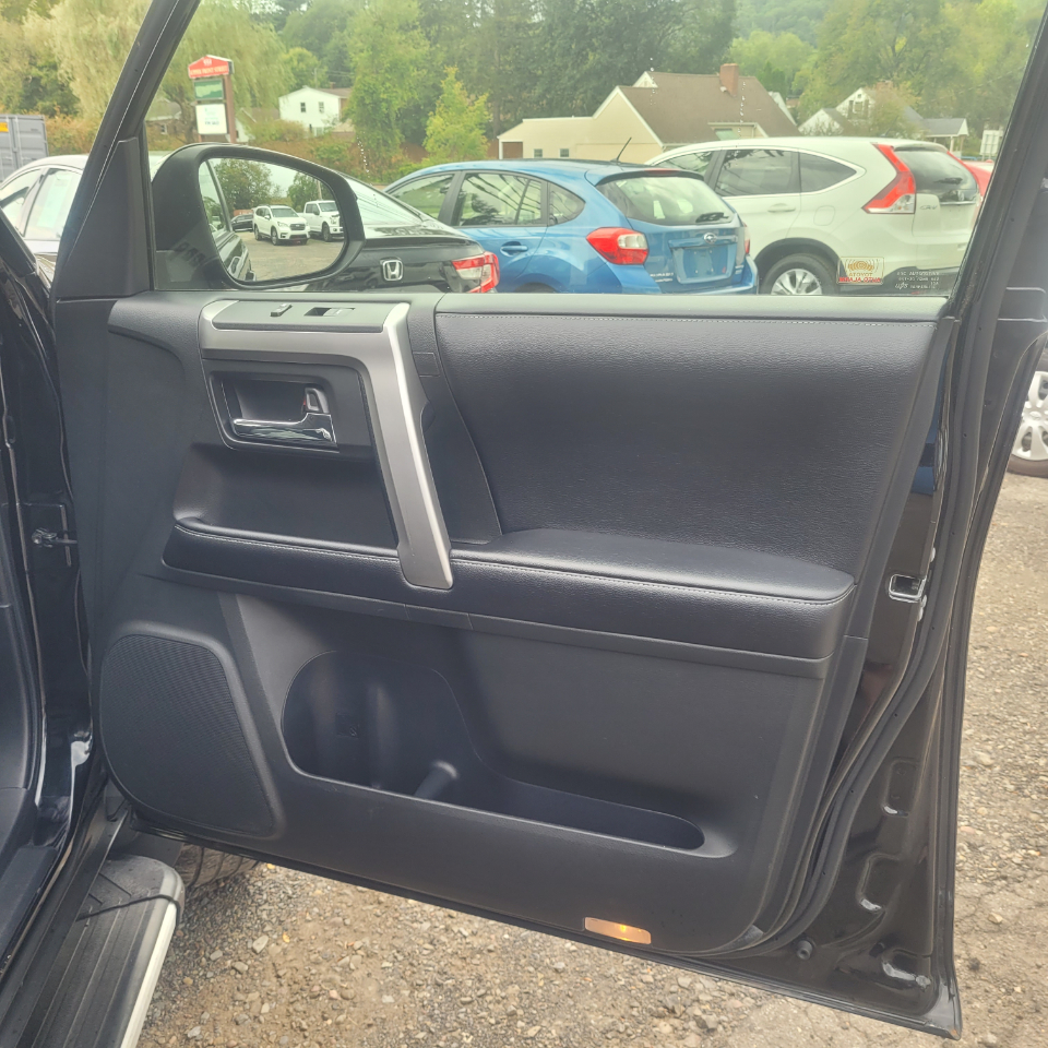 Toyota 4Runner SR5 Premium V6 4D SUV 4WD 2017