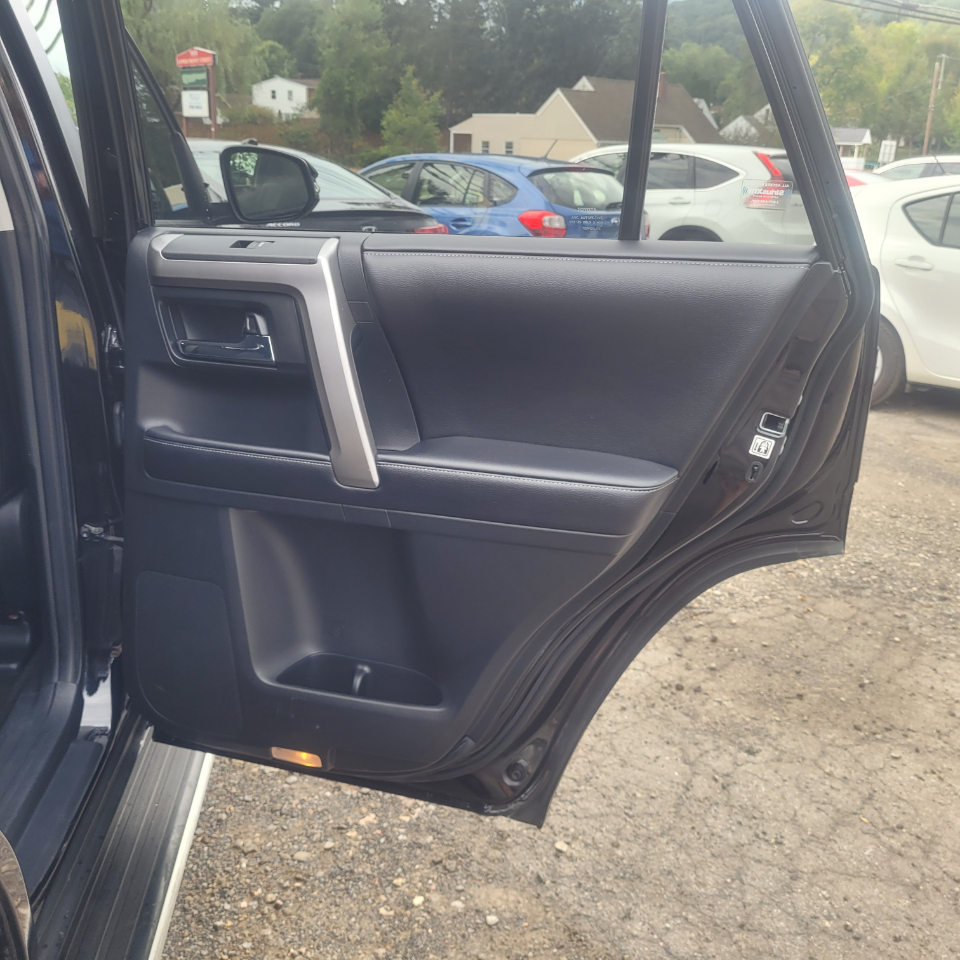 Toyota 4Runner SR5 Premium V6 4D SUV 4WD 2017