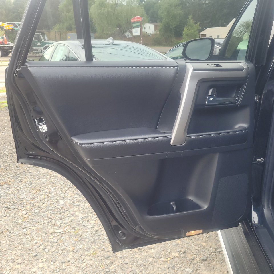 Toyota 4Runner SR5 Premium V6 4D SUV 4WD 2017