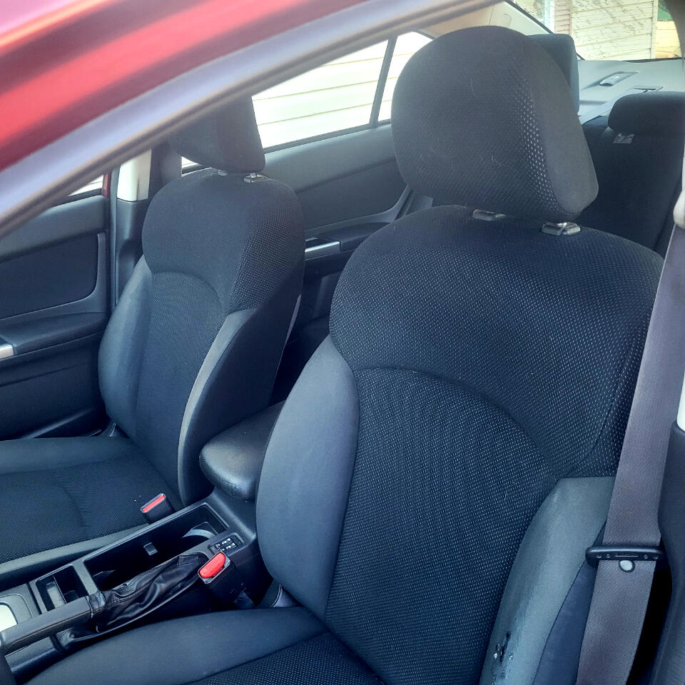 Subaru Impreza Sedan 4dr CVT 2.0i Premium 2015