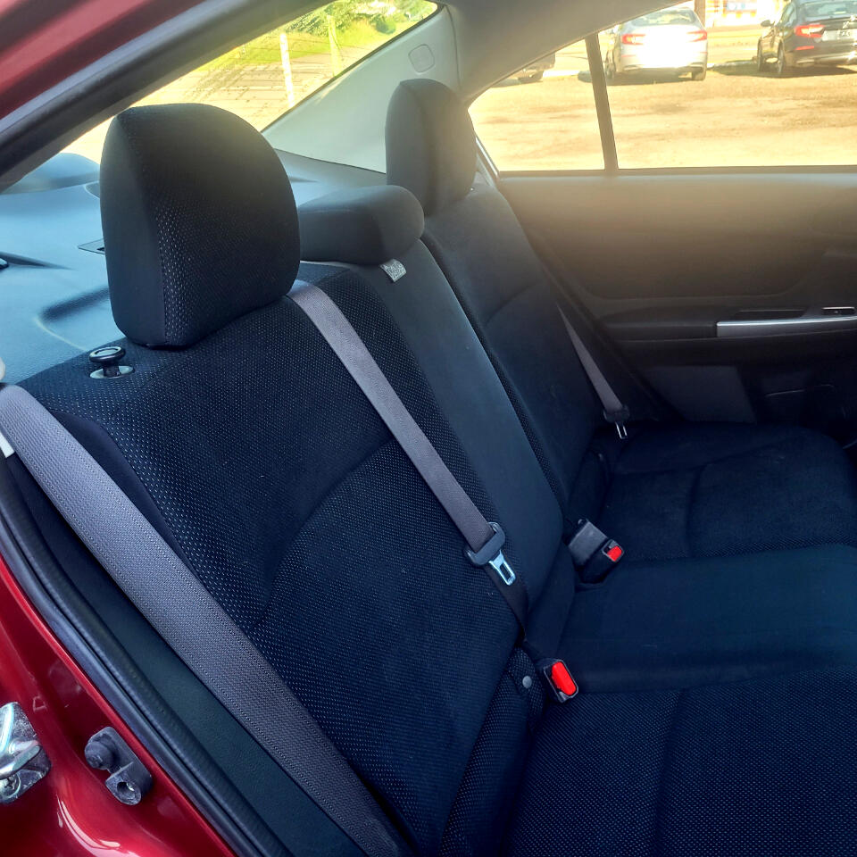 Subaru Impreza Sedan 4dr CVT 2.0i Premium 2015