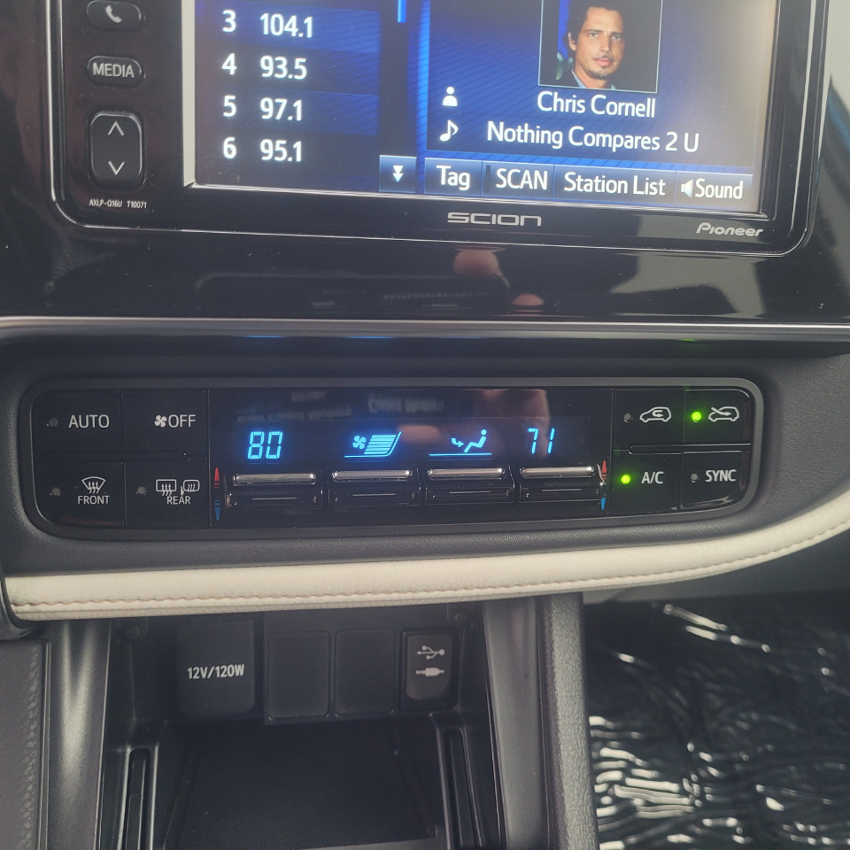 2016 Scion iM Base photo 17