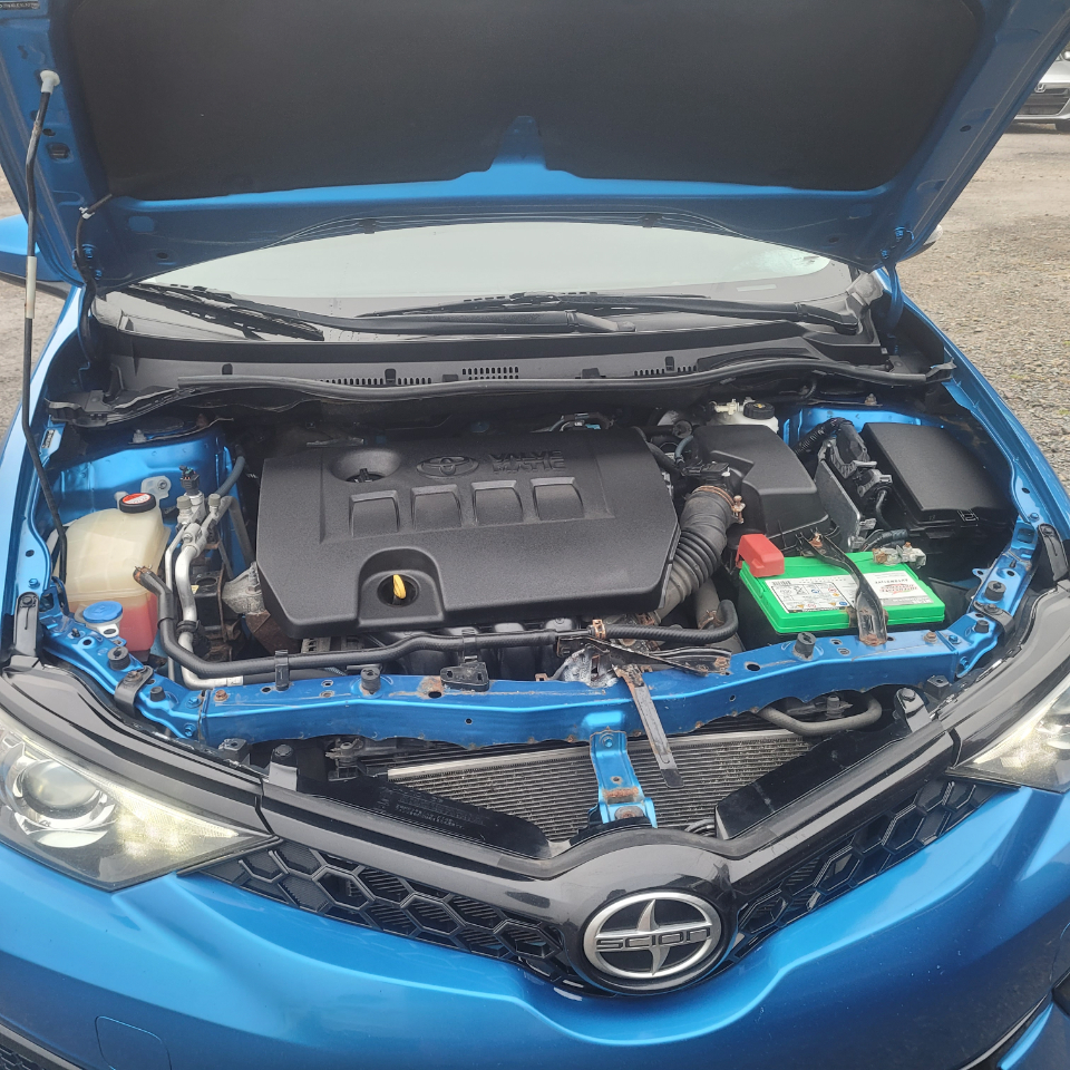 2016 Scion iM Base photo 30