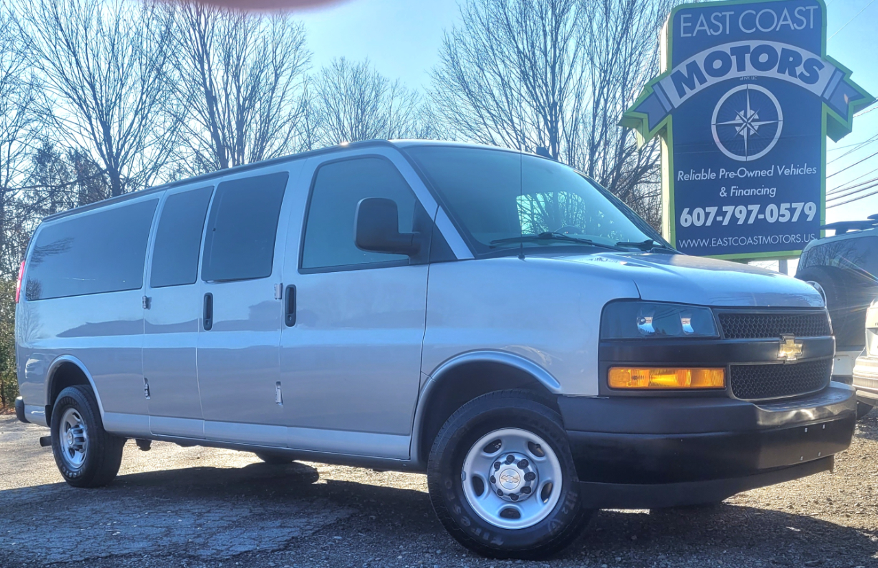 2019 Chevrolet Express Passenger RWD 3500 155" LS