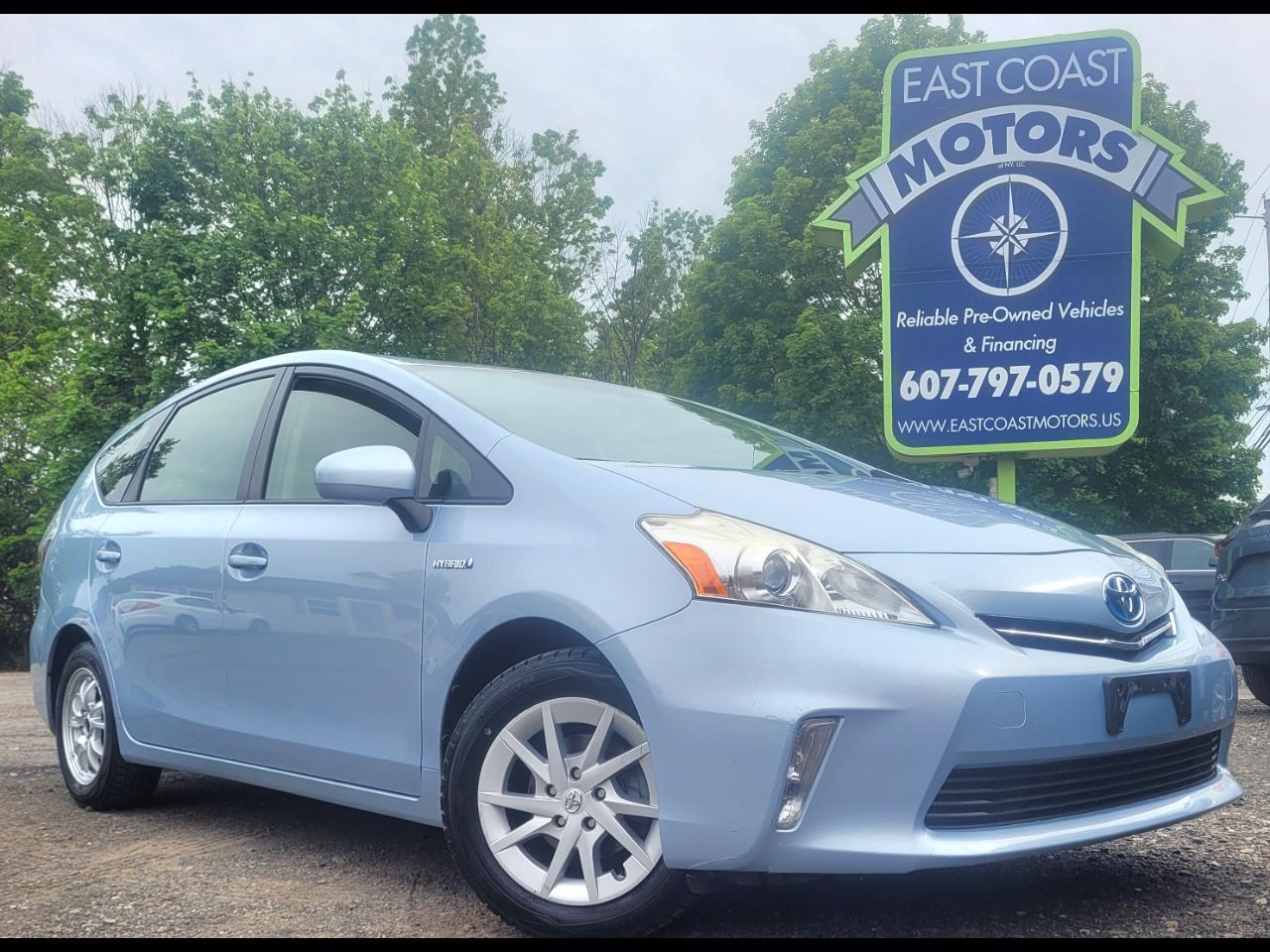 2014 Toyota Prius V 5dr Wgn Three (Natl)