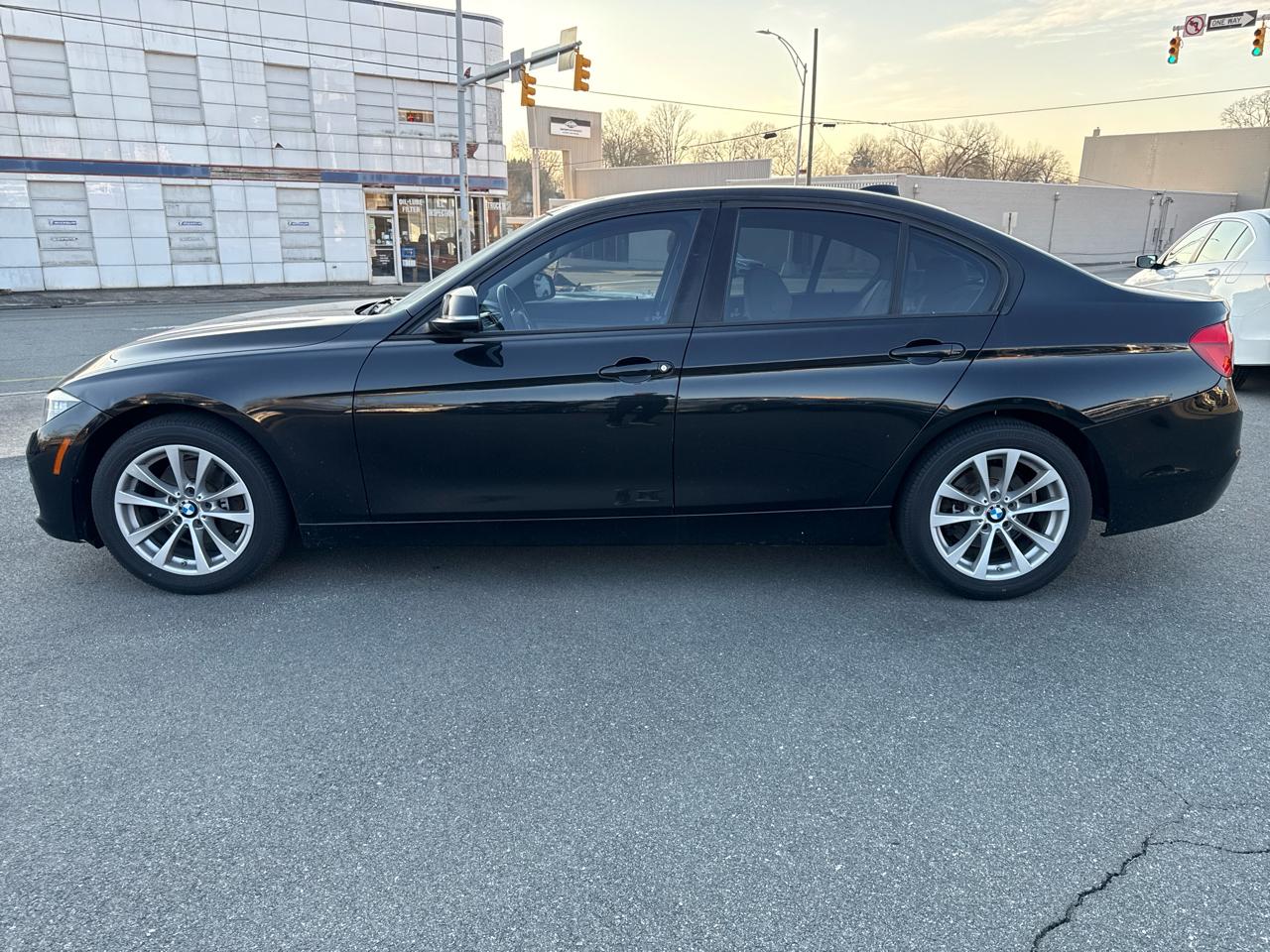 BMW 3-Series 320i Sedan 2017