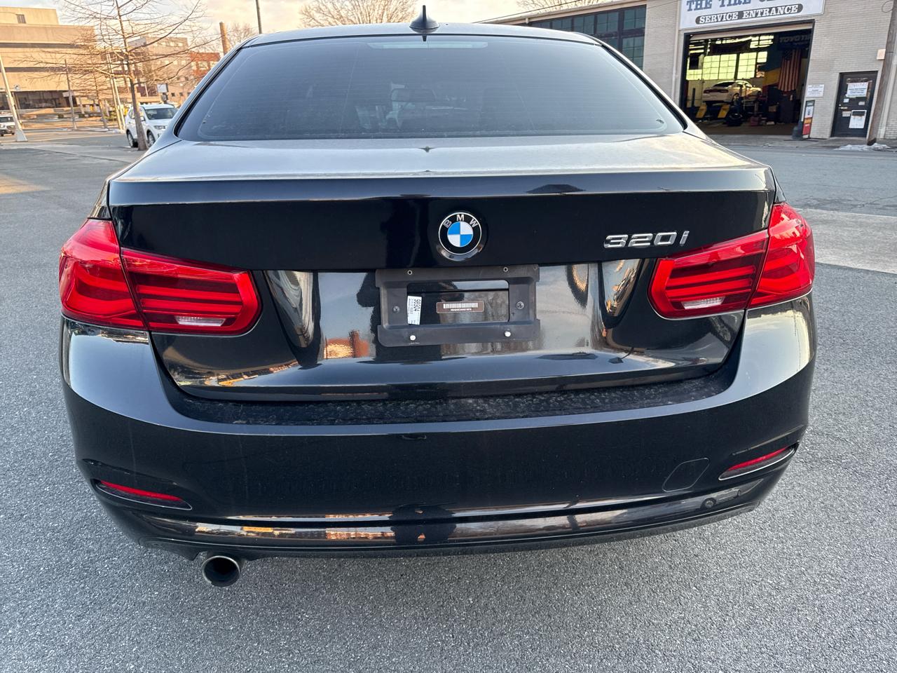 BMW 3-Series 320i Sedan 2017