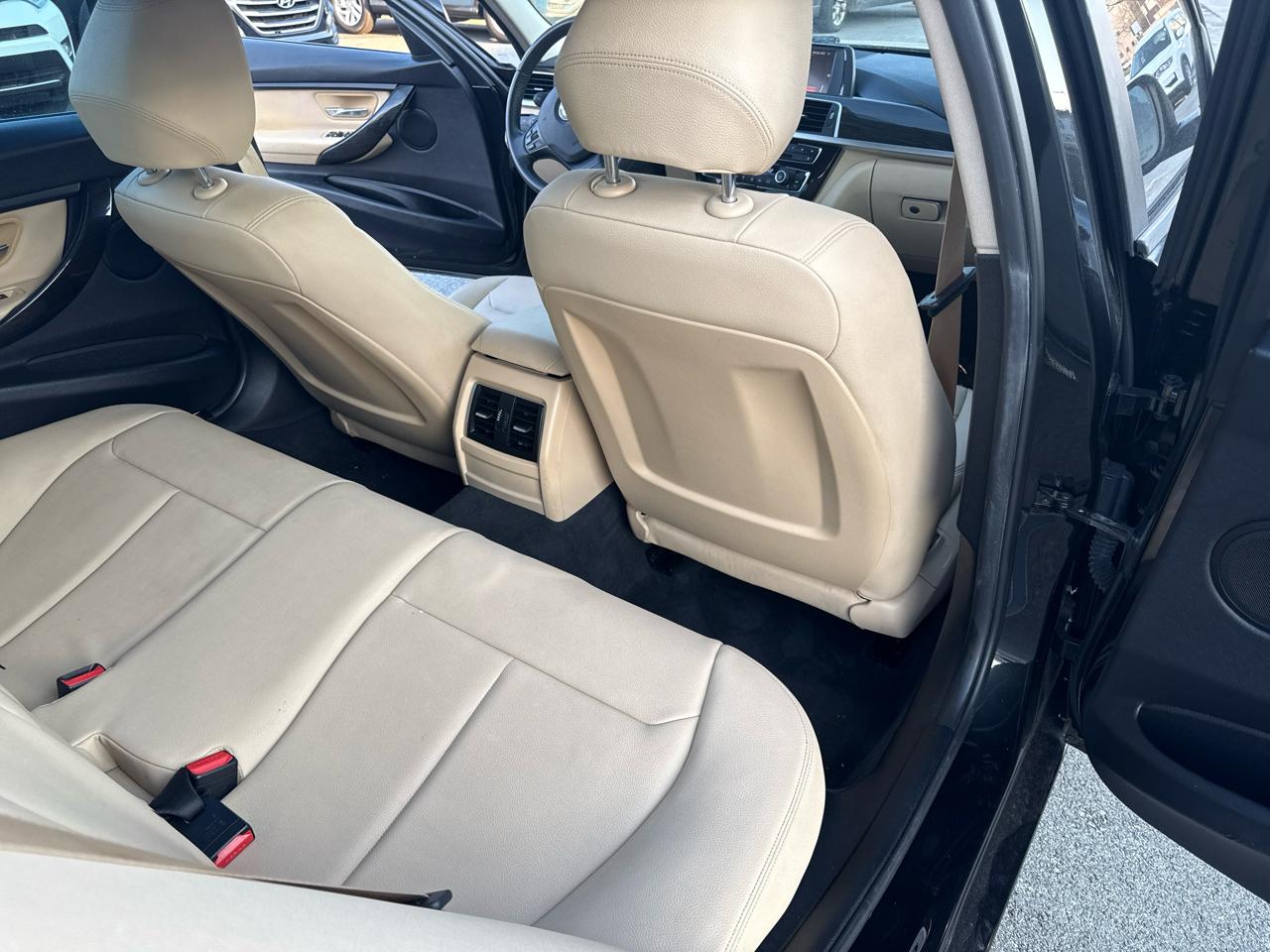 BMW 3-Series 320i Sedan 2017