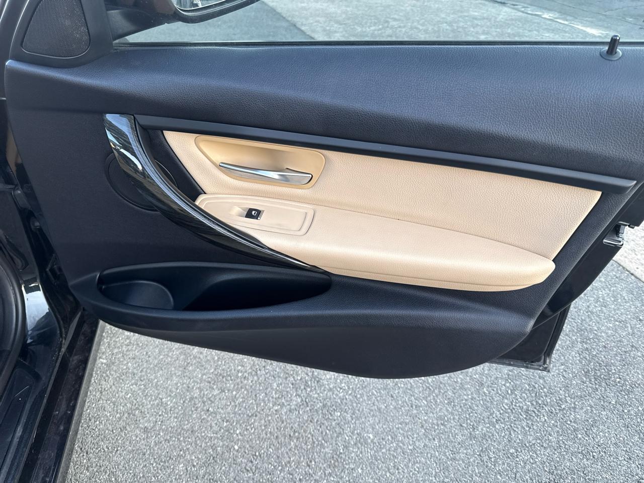 BMW 3-Series 320i Sedan 2017