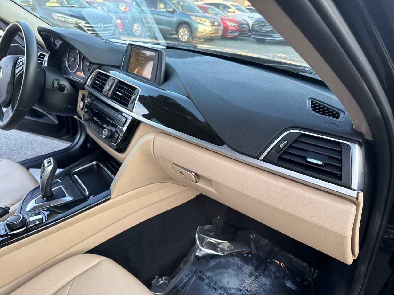 BMW 3-Series 320i Sedan 2017