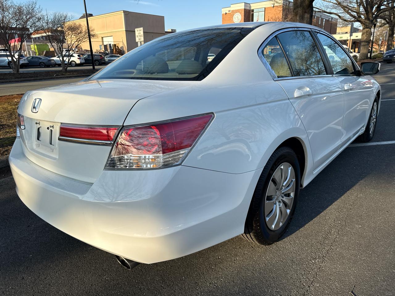 Honda Accord LX sedan AT 2012