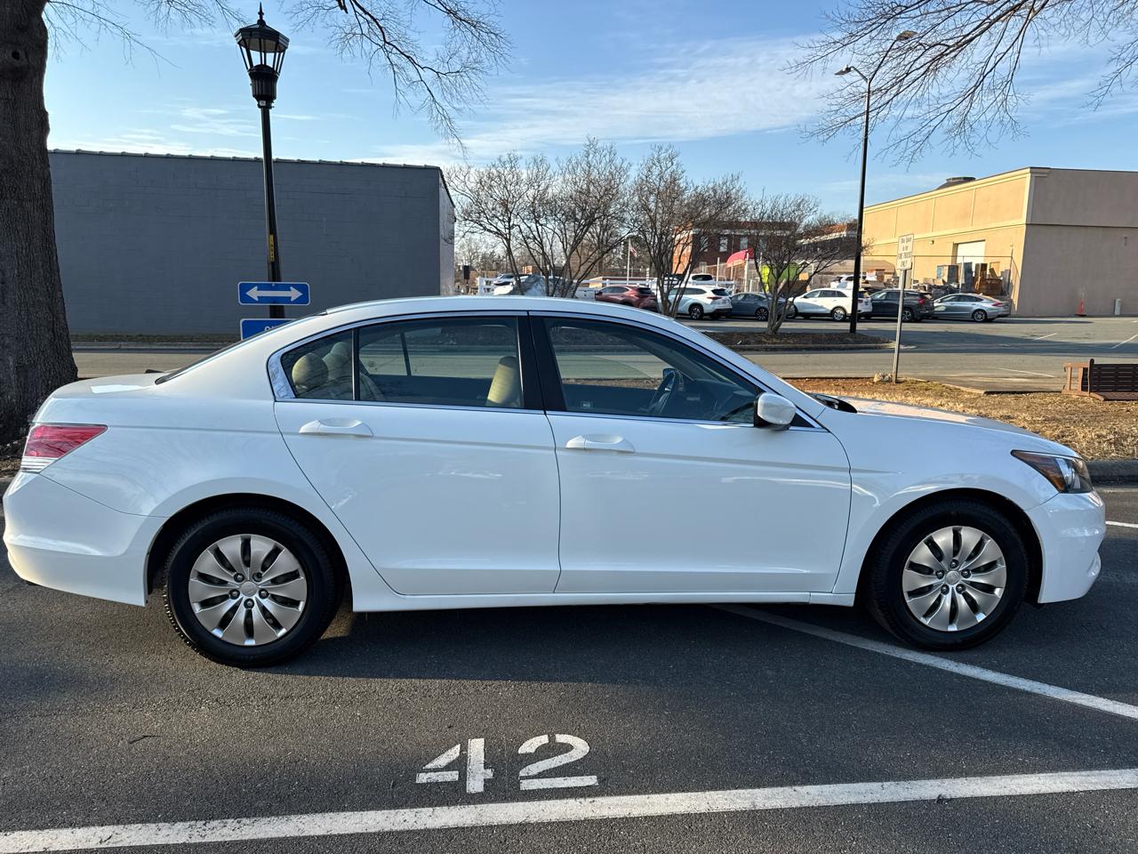 Honda Accord LX sedan AT 2012