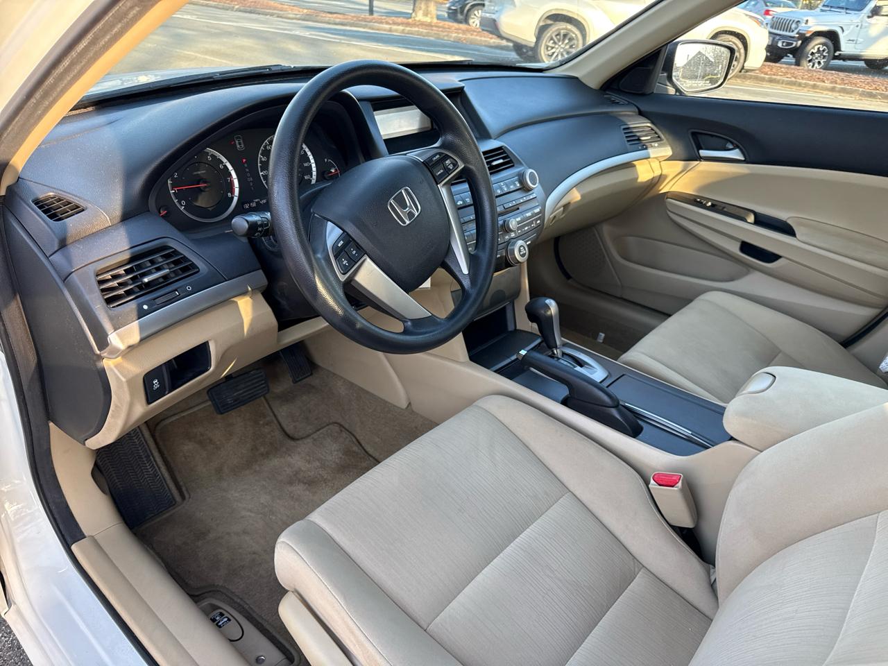 Honda Accord LX sedan AT 2012