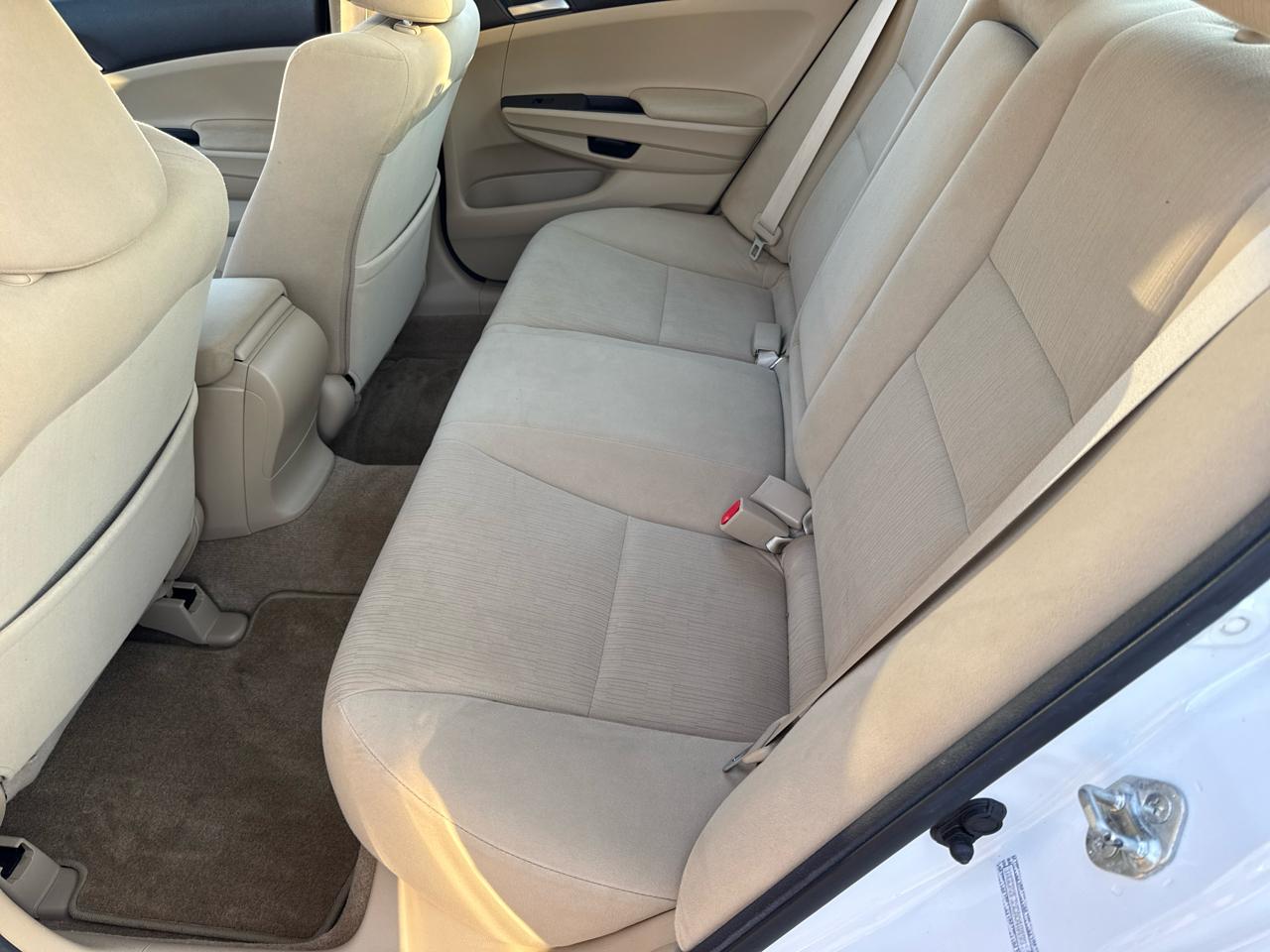 Honda Accord LX sedan AT 2012