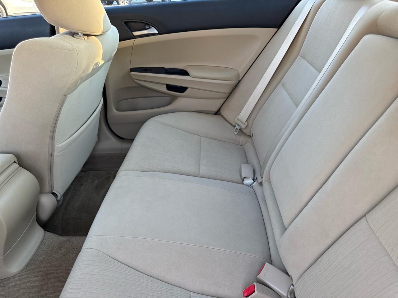 Honda Accord LX sedan AT 2012