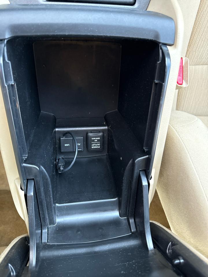 Honda Accord LX sedan AT 2012