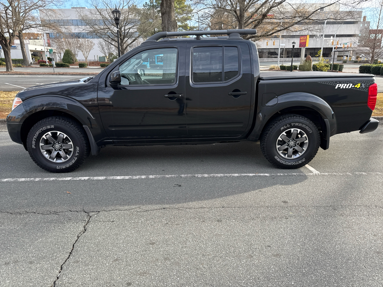 Nissan Frontier PRO-4X Crew Cab 5AT 4WD 2017
