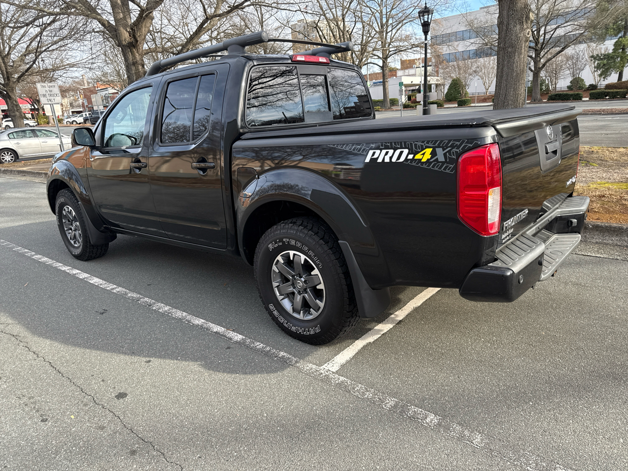 Nissan Frontier PRO-4X Crew Cab 5AT 4WD 2017