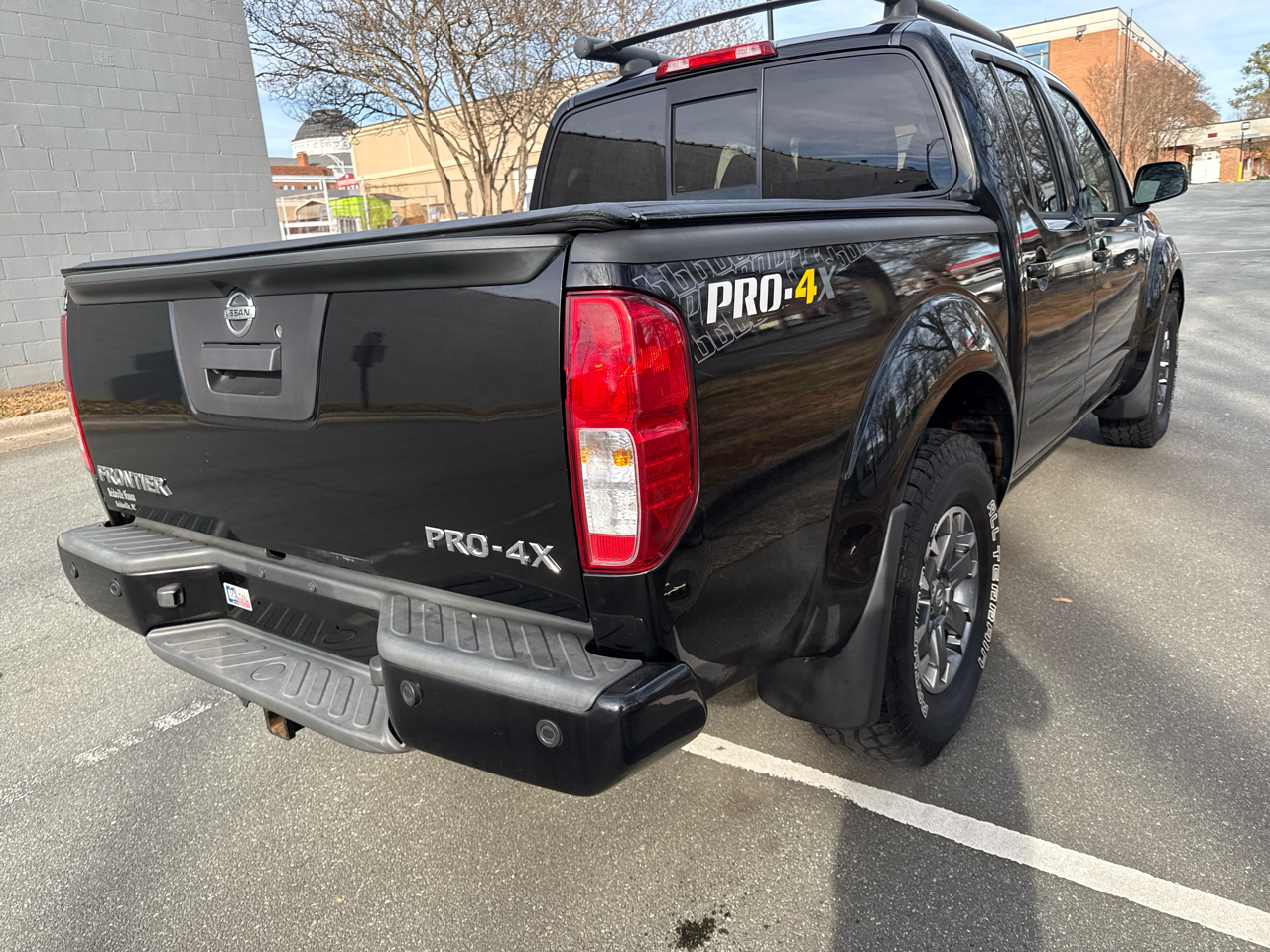 Nissan Frontier PRO-4X Crew Cab 5AT 4WD 2017