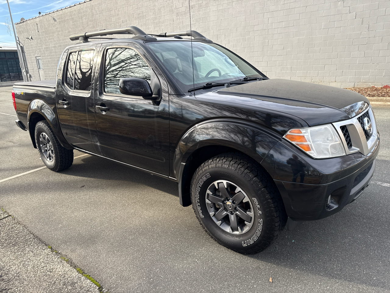 Nissan Frontier PRO-4X Crew Cab 5AT 4WD 2017