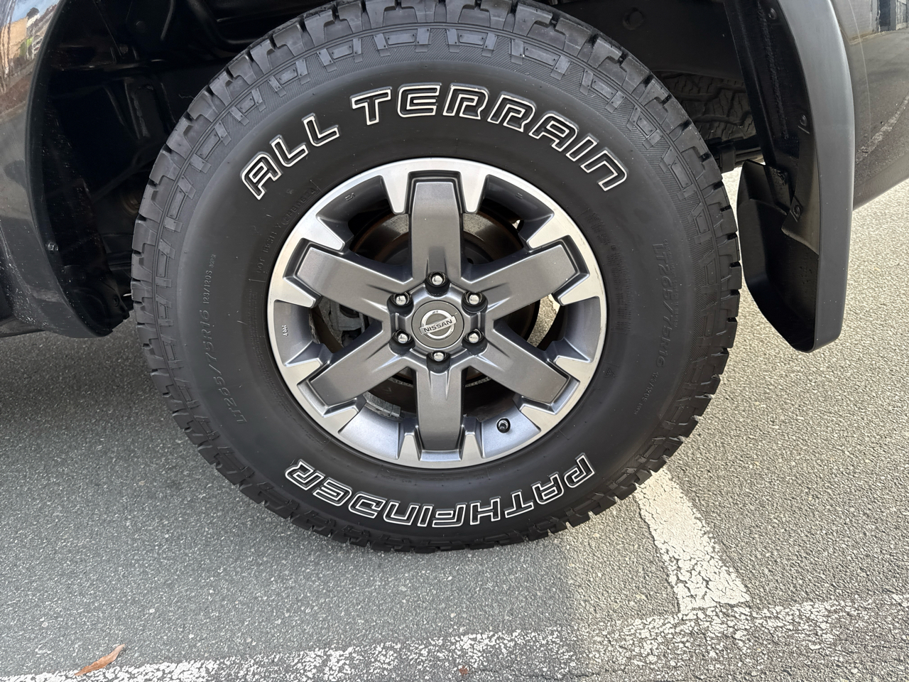 Nissan Frontier PRO-4X Crew Cab 5AT 4WD 2017