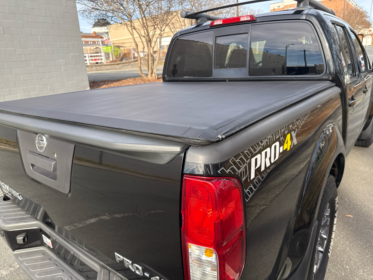 Nissan Frontier PRO-4X Crew Cab 5AT 4WD 2017