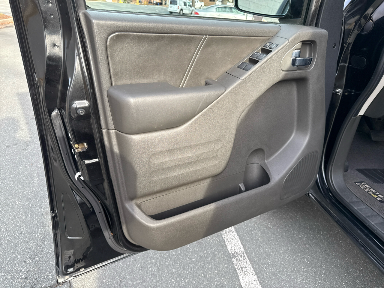 Nissan Frontier PRO-4X Crew Cab 5AT 4WD 2017