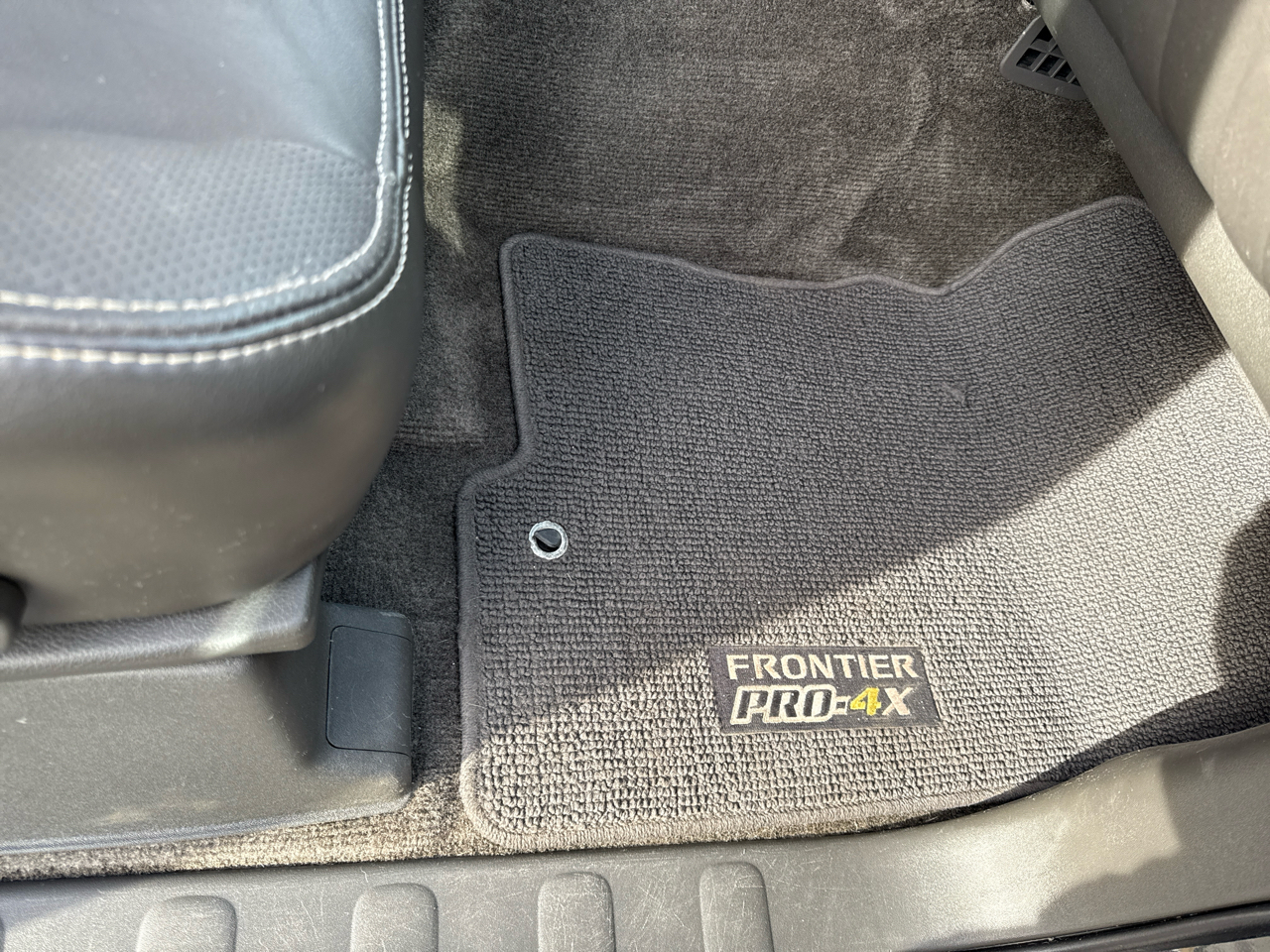 Nissan Frontier PRO-4X Crew Cab 5AT 4WD 2017