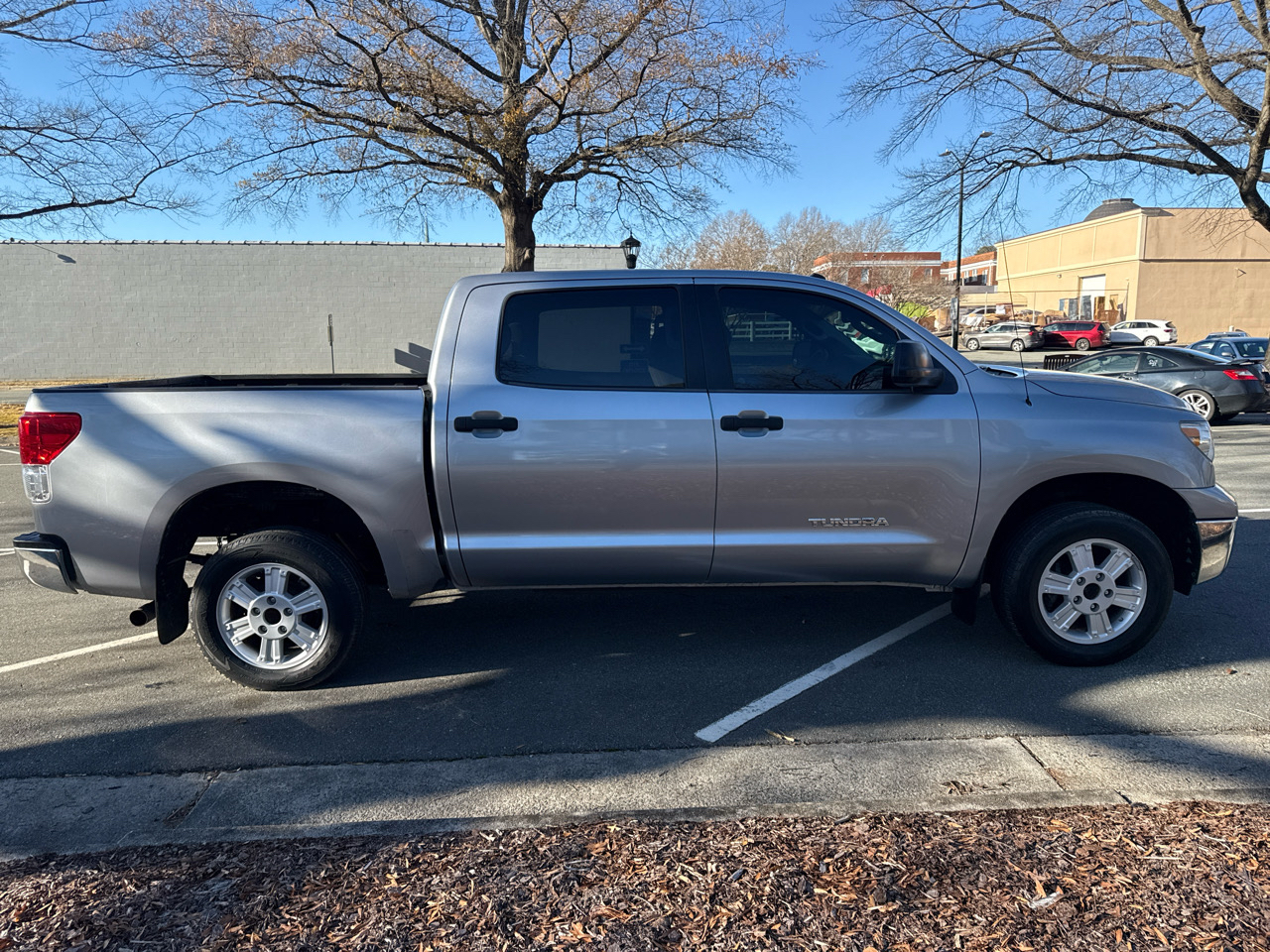Toyota Tundra Tundra-Grade CrewMax 4.6L 2WD 2012