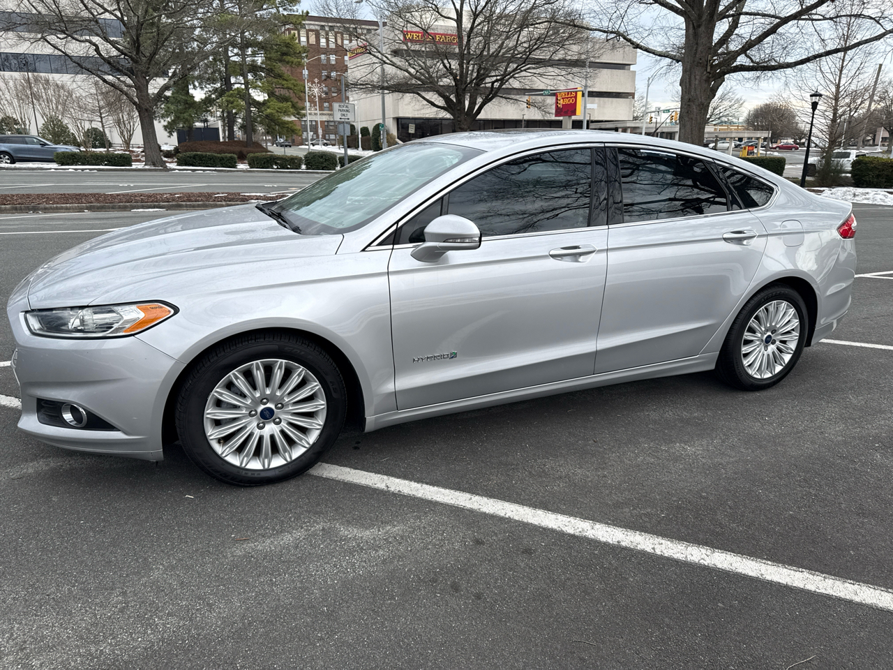 Ford Fusion Hybrid SE 2016