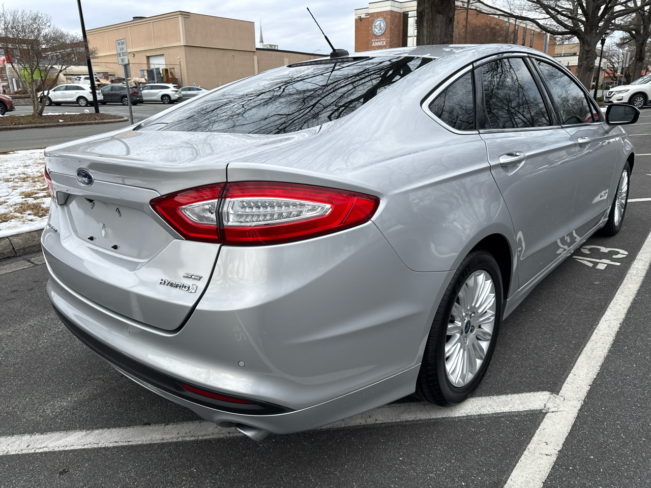 Ford Fusion Hybrid SE 2016