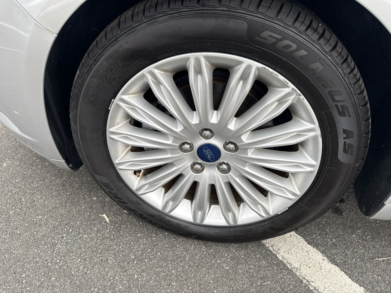 Ford Fusion Hybrid SE 2016