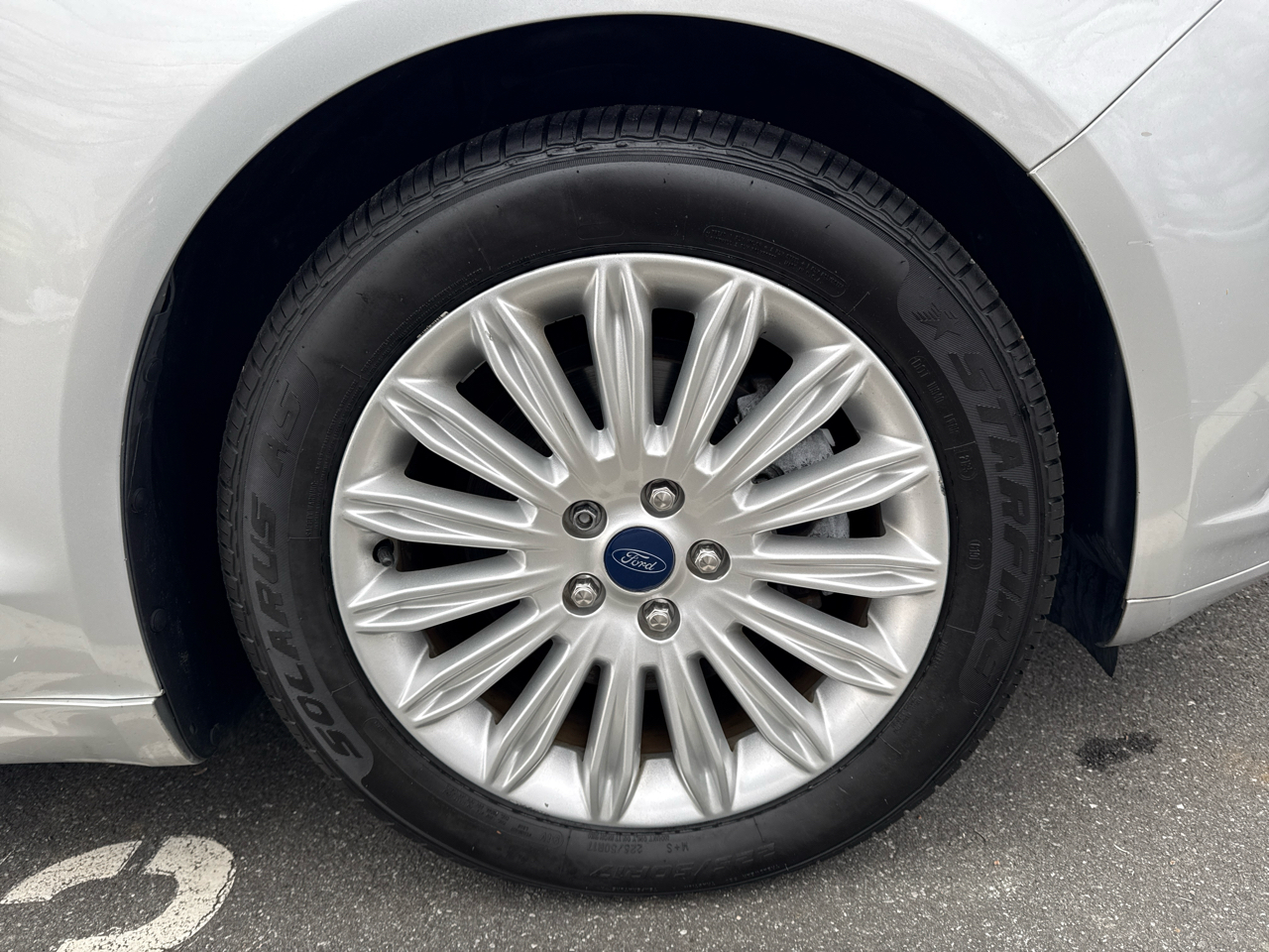 Ford Fusion Hybrid SE 2016